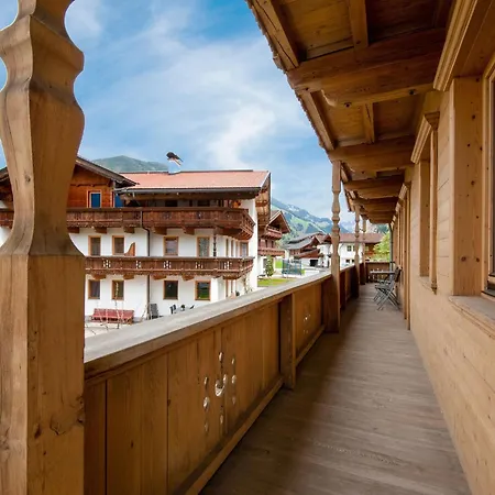 Modern Vacation With A View, Cleaning Included Appartement Hainzenberg